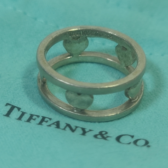 Tiffany & Co Silver Five Hearts Heart Band Ring Size 7.25 - Picture 2 of 8